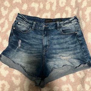 Kendall & Kylie Jean shorts!